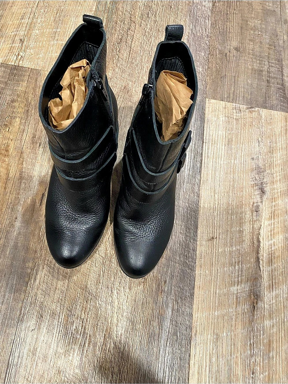 Korks ease Buckle Ankle Boots in Black US 7M Like New